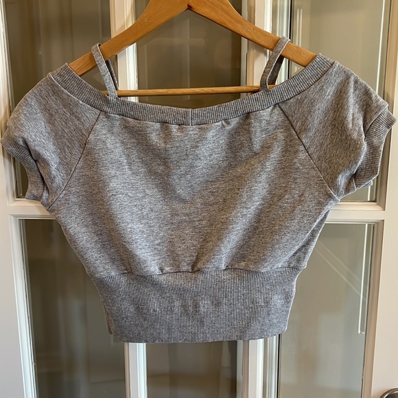 Body Wrappers Dance Wear Grey Cropped Top Size Large - Picture 3 of 6